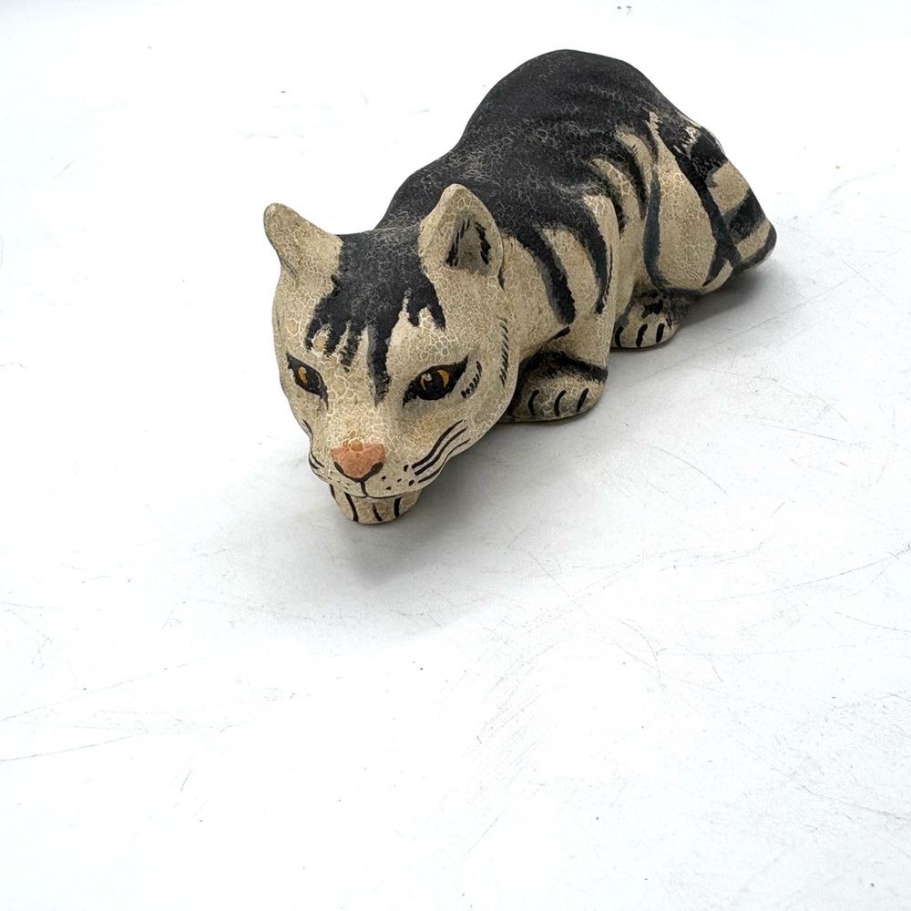 Vaillencourt Cat Sutton MA chalkware